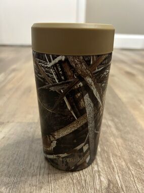 Frost Buddy Camo Insulated Travel Bottle with Tan Lid